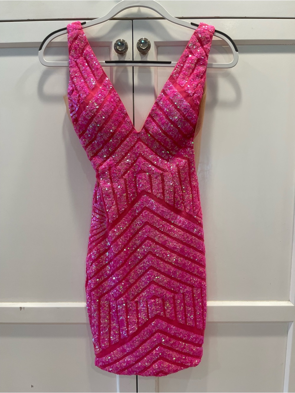 Women's Pink Sequin V-Neck Cocktail Dress by Jovani size 2